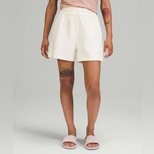 Lululemon Softstreme HR Short Lemon Sorbet